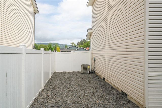 18120 E Montgomery Ave, Spokane Valley, WA 99016