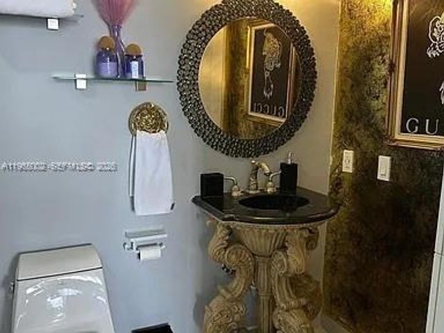 7601 E Treasure Dr 2022, North Bay Village, FL 33141