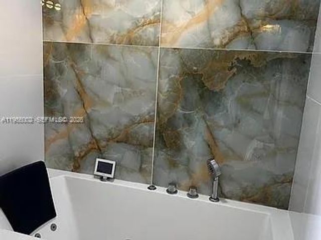 7601 E Treasure Dr 2022, North Bay Village, FL 33141