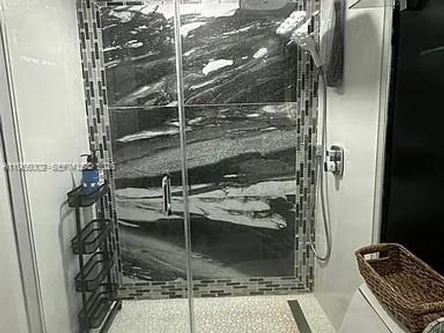 7601 E Treasure Dr 2022, North Bay Village, FL 33141