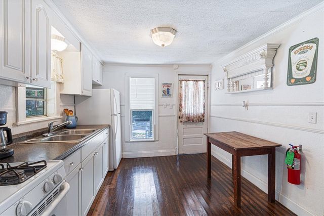 247 N Main Street, Eureka Springs, AR 72632