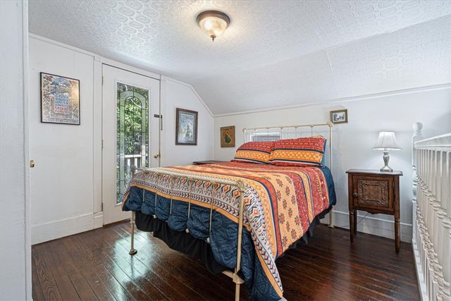 247 N Main Street, Eureka Springs, AR 72632