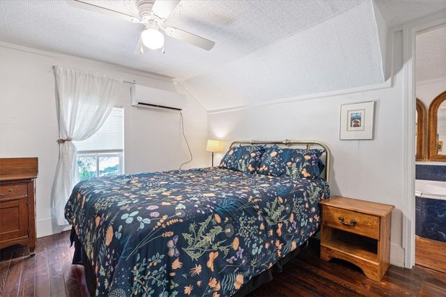 247 N Main Street, Eureka Springs, AR 72632