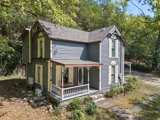 247 N Main Street, Eureka Springs, AR 72632