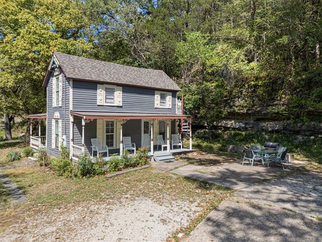 247 N Main Street, Eureka Springs, AR 72632