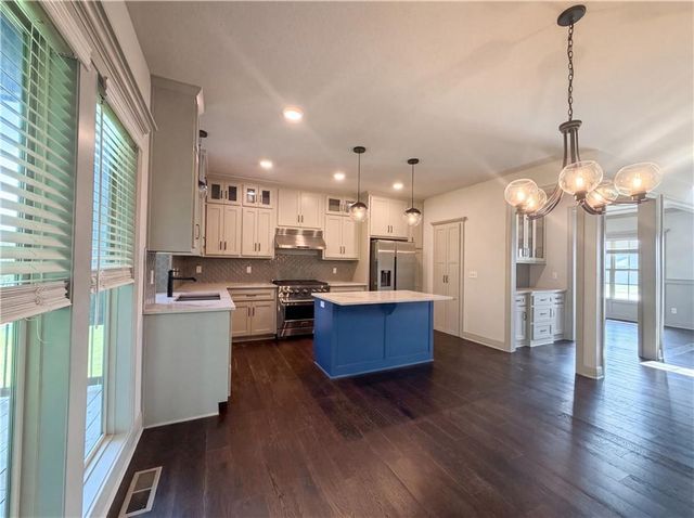 7540 N Amity Avenue, Kansas City, MO 64152