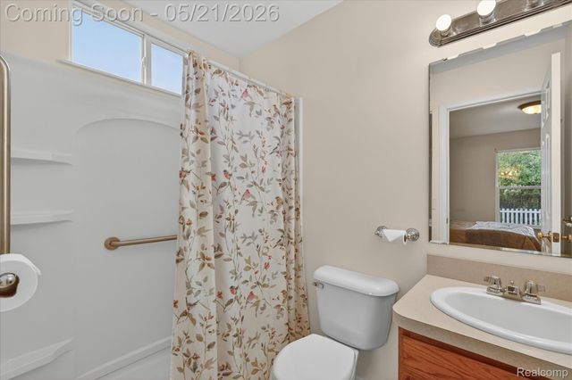 1607 Cedarwood Drive, Flushing, MI 48433