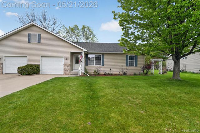 1607 Cedarwood Drive, Flushing, MI 48433