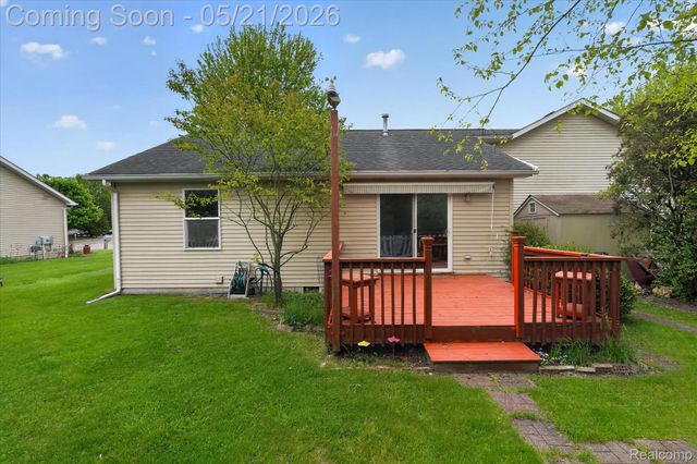 1607 Cedarwood Drive, Flushing, MI 48433