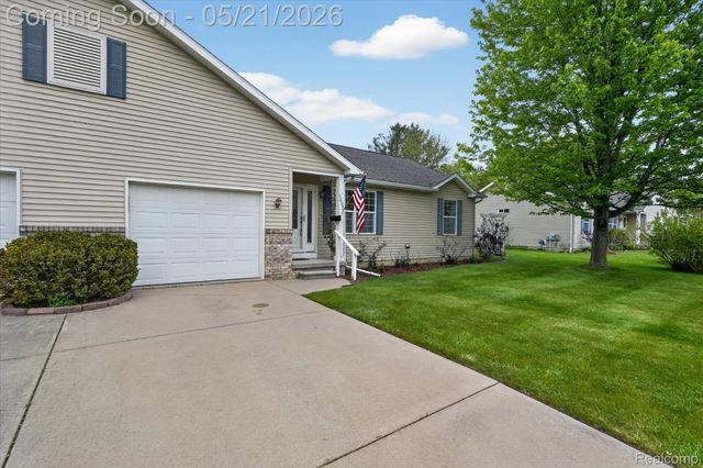 1607 Cedarwood Drive, Flushing, MI 48433