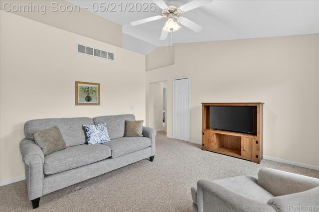 1607 Cedarwood Drive, Flushing, MI 48433