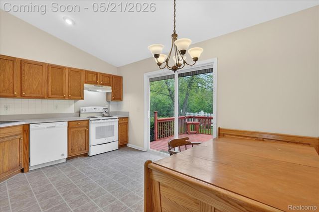 1607 Cedarwood Drive, Flushing, MI 48433