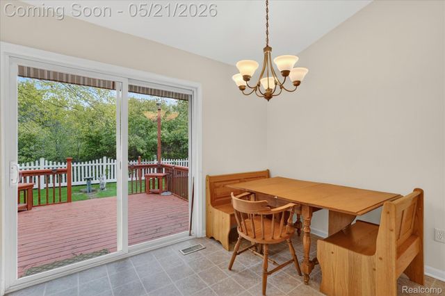 1607 Cedarwood Drive, Flushing, MI 48433