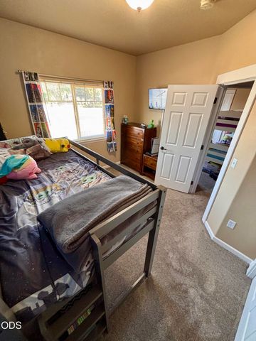 3806 Valley Meadows Drive, White City, OR 97503
