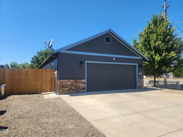 3806 Valley Meadows Drive, White City, OR 97503