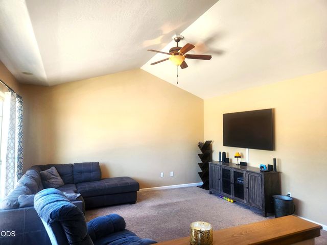 3806 Valley Meadows Drive, White City, OR 97503
