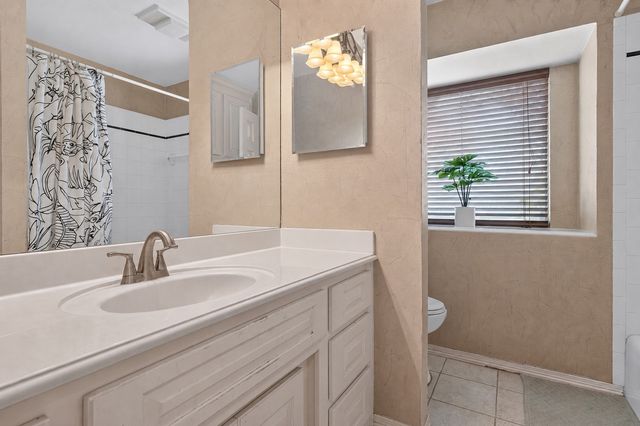 213 Diamond Oaks Drive, Hudson Oaks, TX 76087