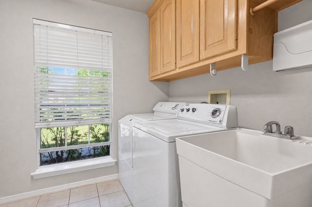 213 Diamond Oaks Drive, Hudson Oaks, TX 76087