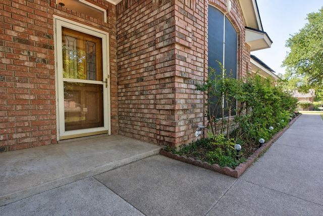 213 Diamond Oaks Drive, Hudson Oaks, TX 76087