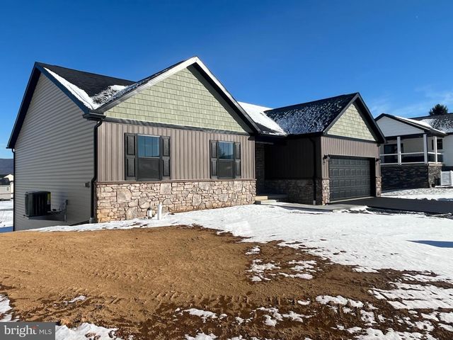 10059 PENDLETON AVE, Waynesboro, PA 17268