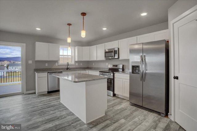 10059 PENDLETON AVE, Waynesboro, PA 17268