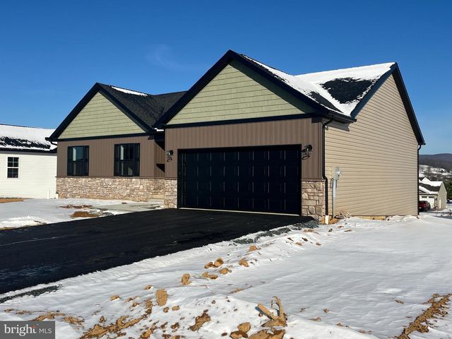 10059 PENDLETON AVE, Waynesboro, PA 17268