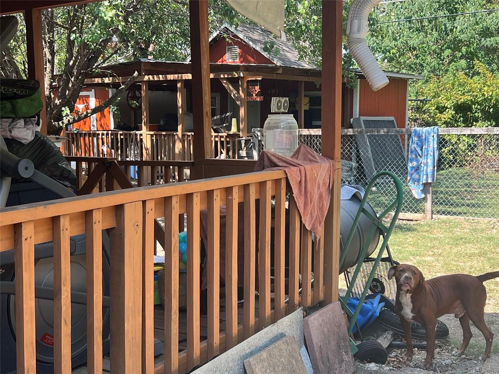 1124 Spur ST, Austin, TX 78721