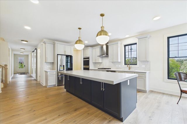 22075 W Casa Bella View, Kildeer, IL 60047