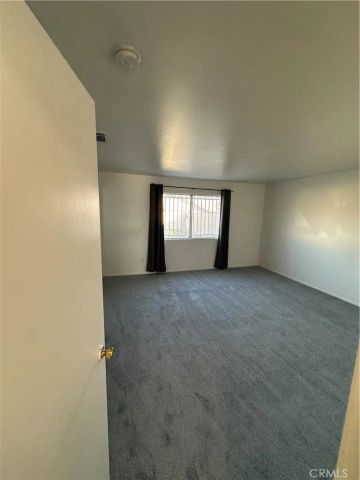 8505 Robinia, Fontana, CA 92335