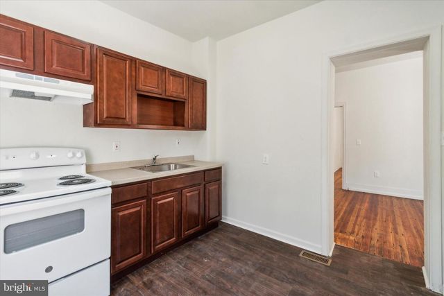 5904 W GIRARD AVE, Philadelphia, PA 19151