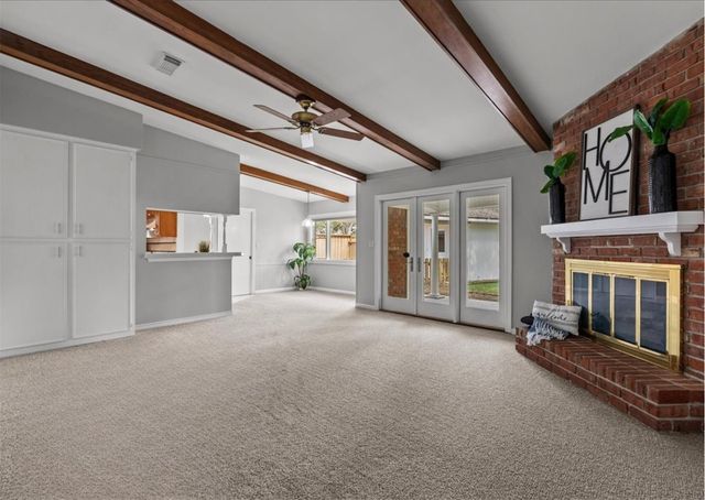 606 Forest Lake Drive, Seabrook, TX 77586