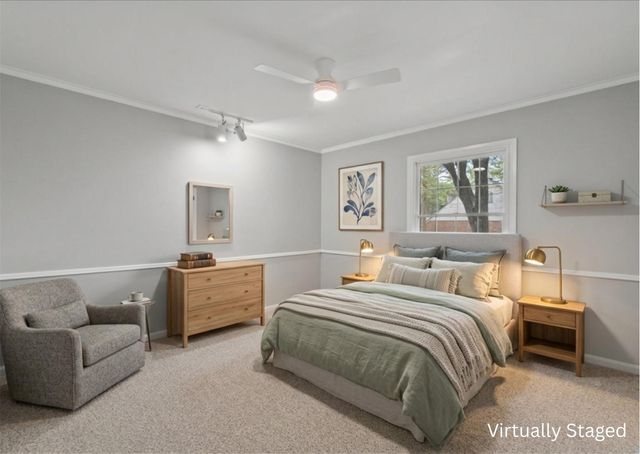 606 Forest Lake Drive, Seabrook, TX 77586