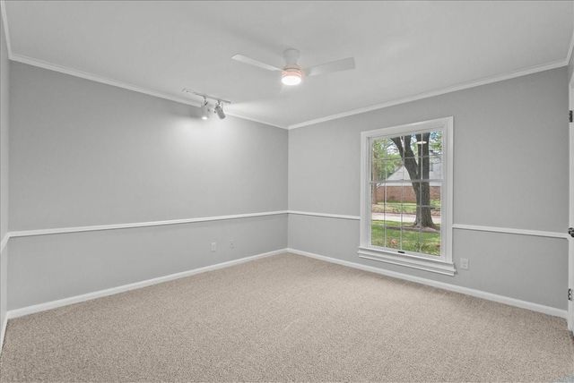 606 Forest Lake Drive, Seabrook, TX 77586