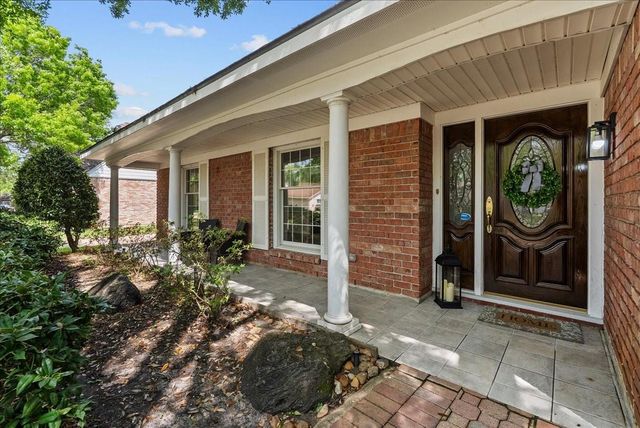 606 Forest Lake Drive, Seabrook, TX 77586