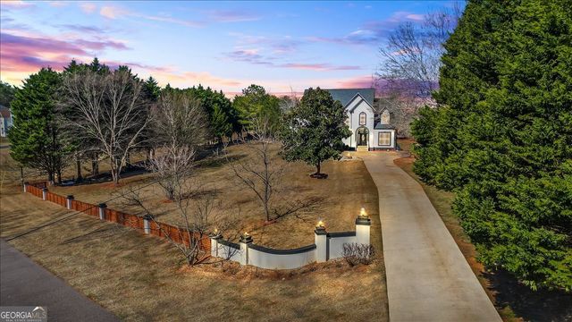 3955 Pucketts Road, Snellville, GA 30039