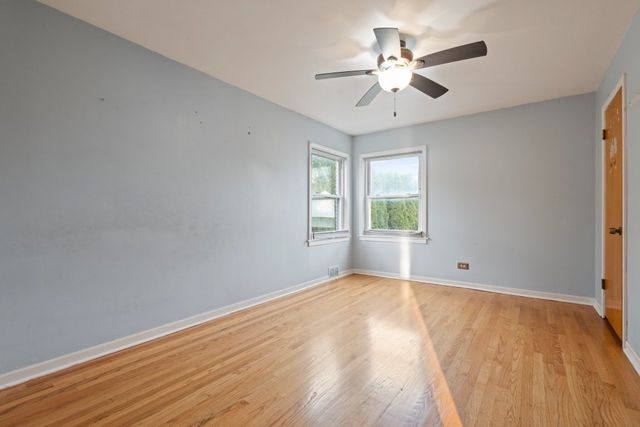 1907 Suffolk Avenue, Westchester, IL 60154