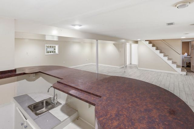 1907 Suffolk Avenue, Westchester, IL 60154