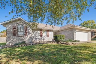 1243 West Verna Lane, Nixa, MO 65714
