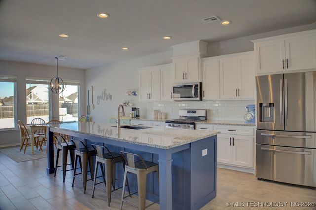 814 E Honolulu Place, Broken Arrow, OK 74012