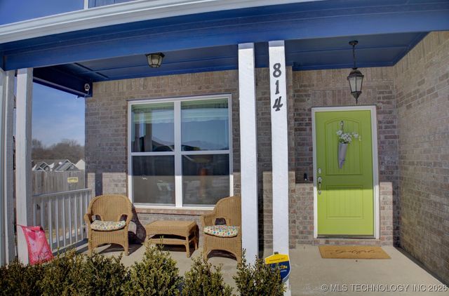 814 E Honolulu Place, Broken Arrow, OK 74012