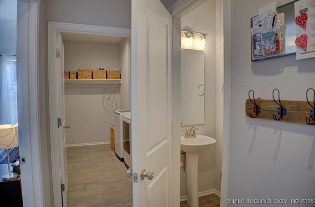 814 E Honolulu Place, Broken Arrow, OK 74012