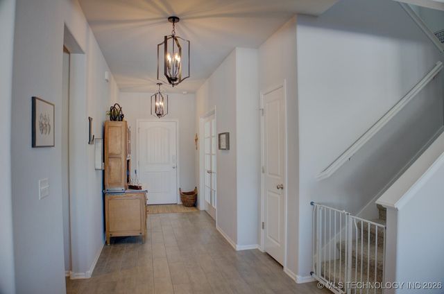 814 E Honolulu Place, Broken Arrow, OK 74012