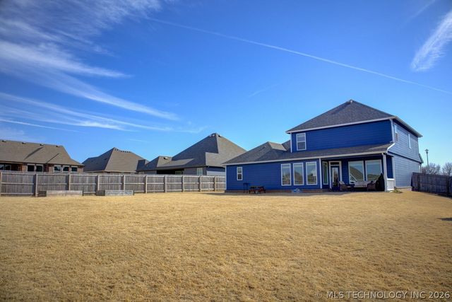 814 E Honolulu Place, Broken Arrow, OK 74012