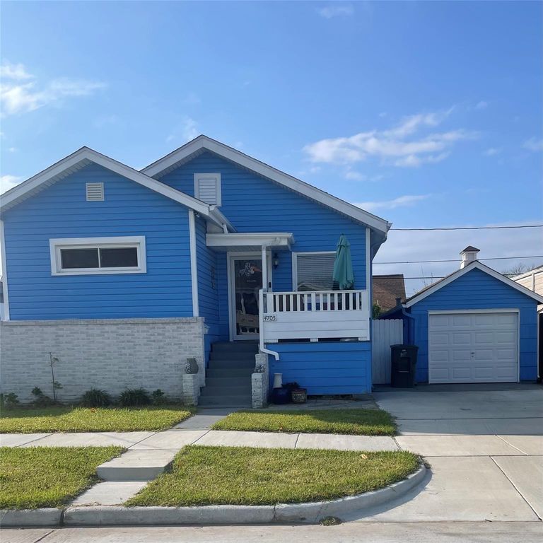 4705 Ave S, Galveston, TX 77551