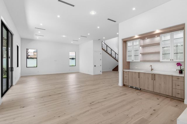 354 Leigh Road, West Palm Beach, FL 33405