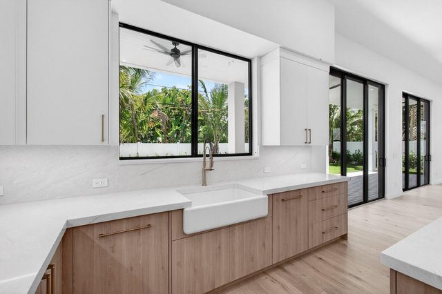 354 Leigh Road, West Palm Beach, FL 33405
