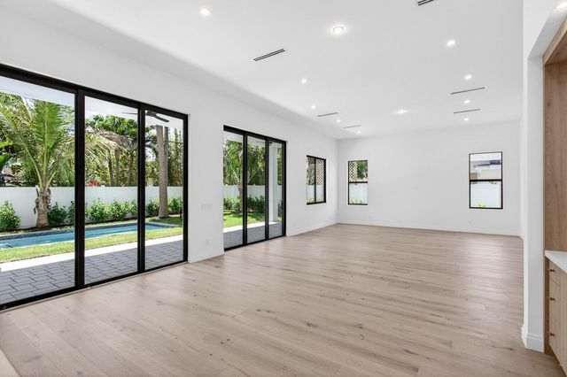 354 Leigh Road, West Palm Beach, FL 33405