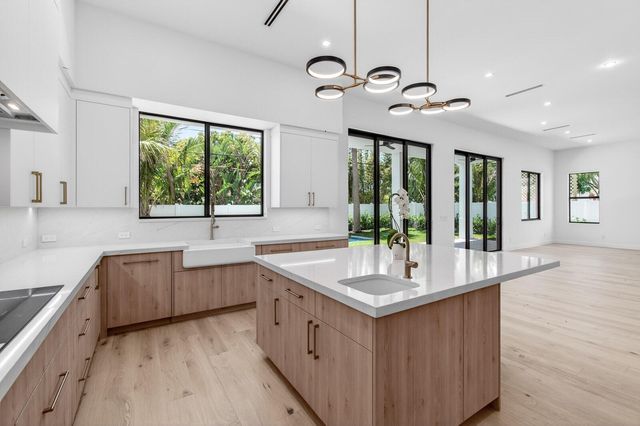 354 Leigh Road, West Palm Beach, FL 33405