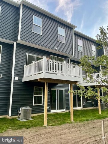 162 BELL CT, Sellersville, PA 18960