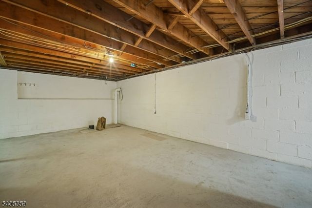 125 Laurita St, Linden City, NJ 07036